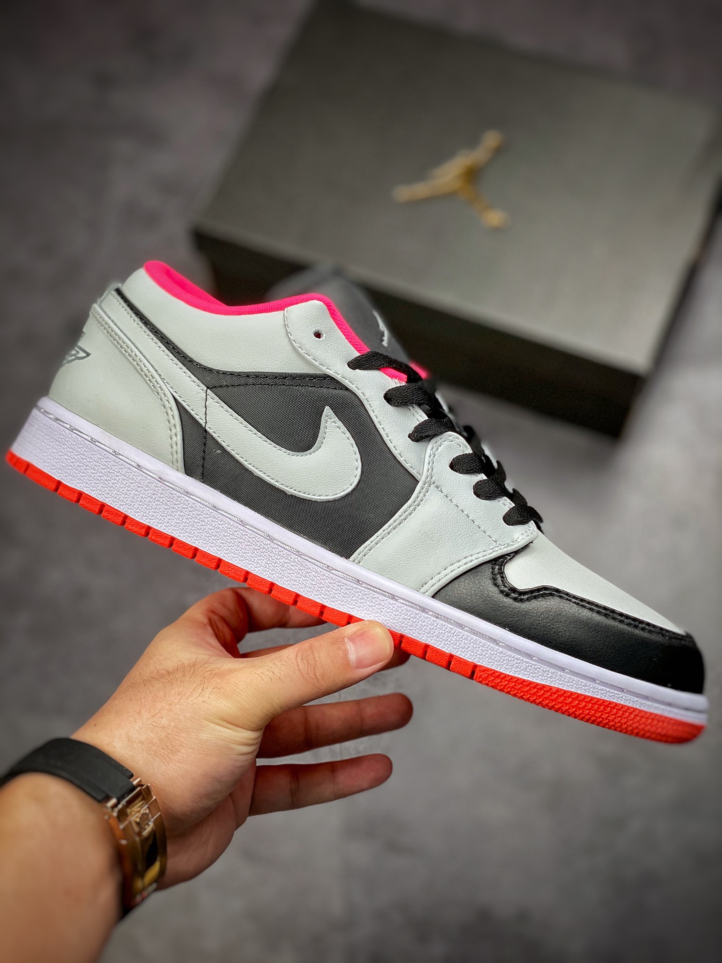 200 Air Jordan 1 Low 黑灰红 AJ1乔1低帮休闲板鞋 553558-022