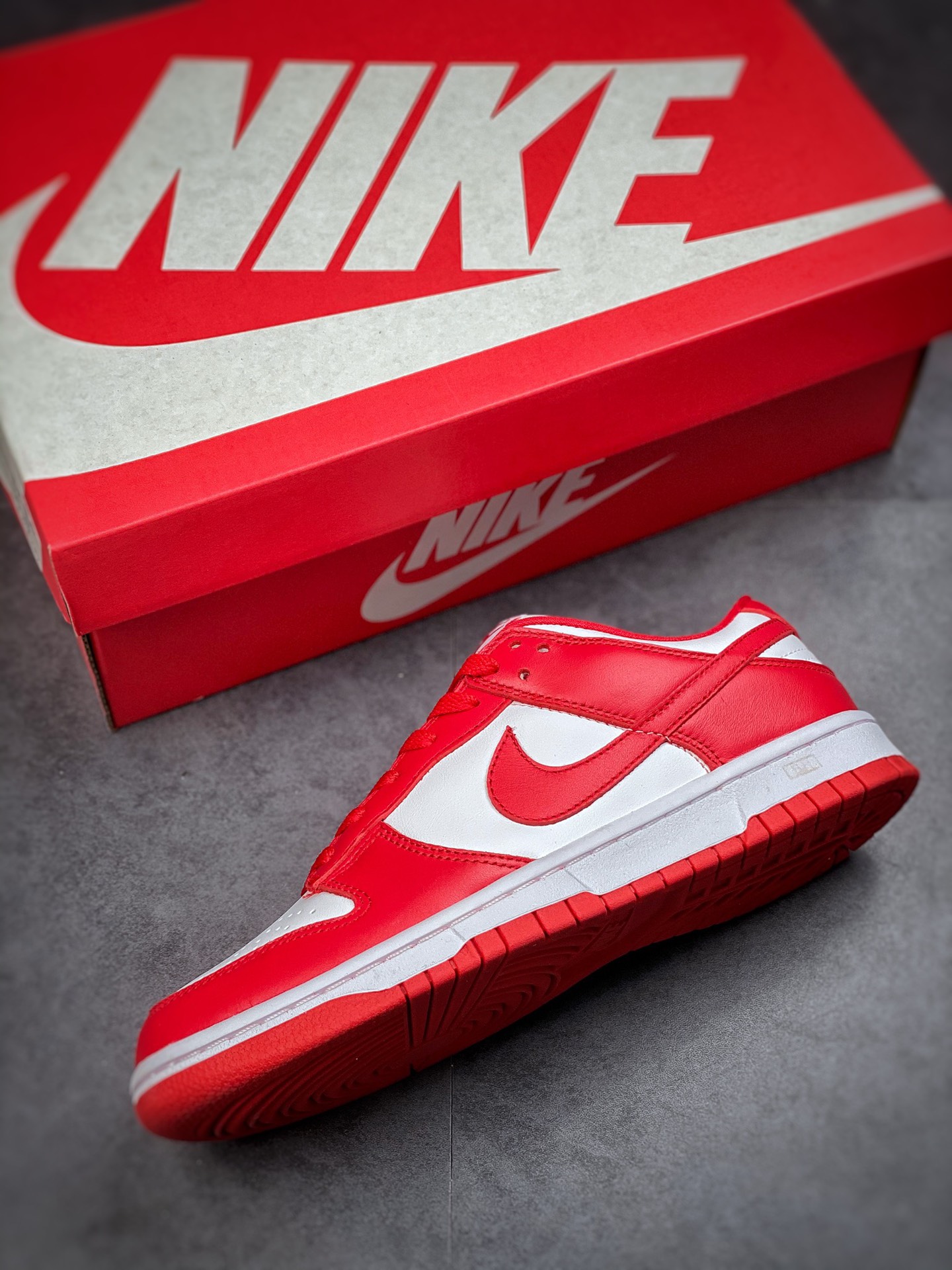 240 Nike SB Dunk low ”University Red” 圣约翰大学红白红配色 CU1727-100