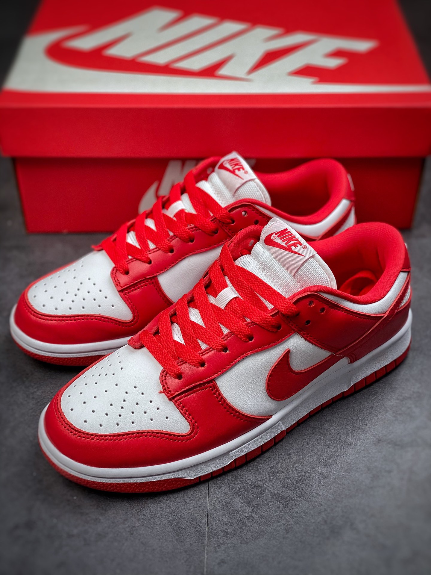 240 Nike SB Dunk low ”University Red” 圣约翰大学红白红配色 CU1727-100