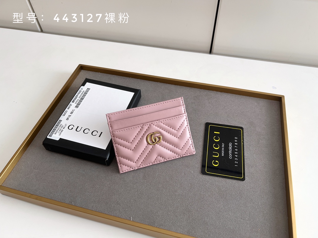 GUCCI GG Marmont カードケース - 高級本革製
