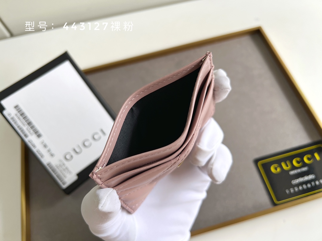 GUCCI GG Marmont カードケース - 高級本革製