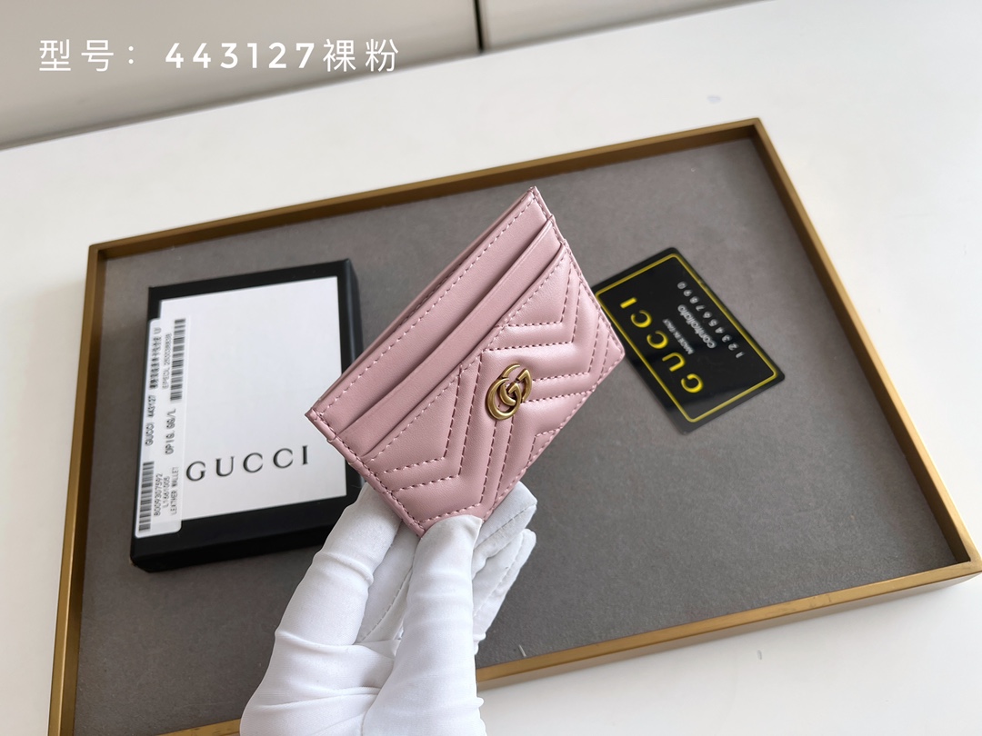 GUCCI GG Marmont カードケース - 高級本革製