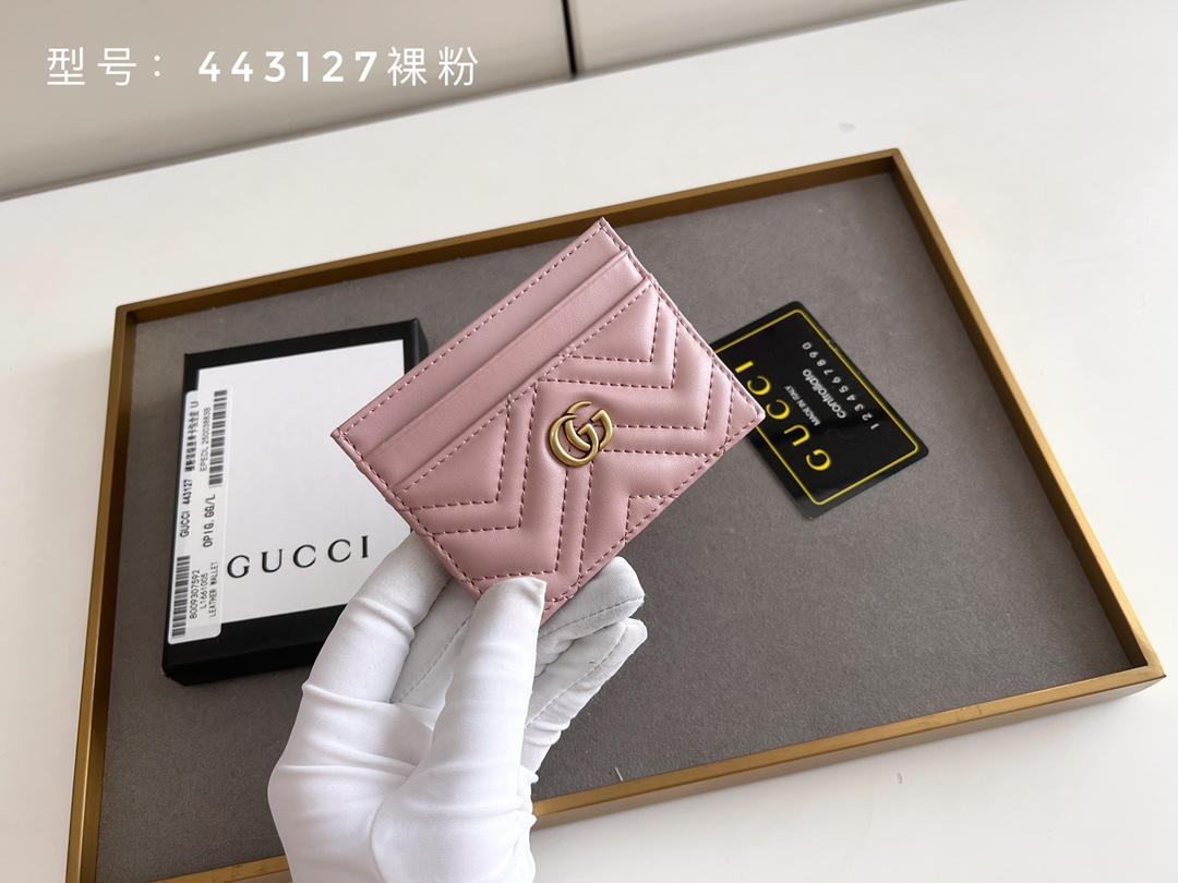 GUCCI GG Marmont カードケース - 高級本革製