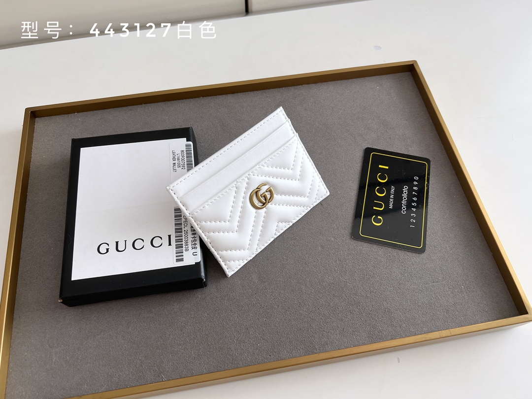 GUCCI GG Marmont レディースカードケース 小牛皮製