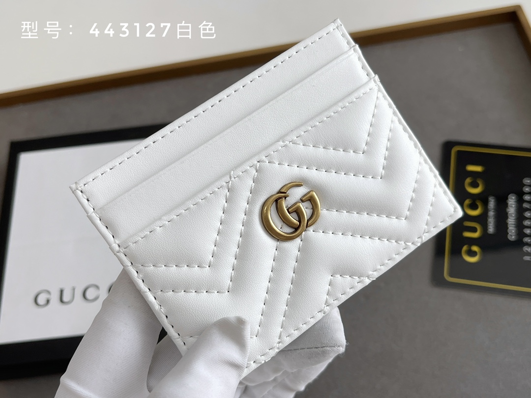GUCCI GG Marmont レディースカードケース 小牛皮製