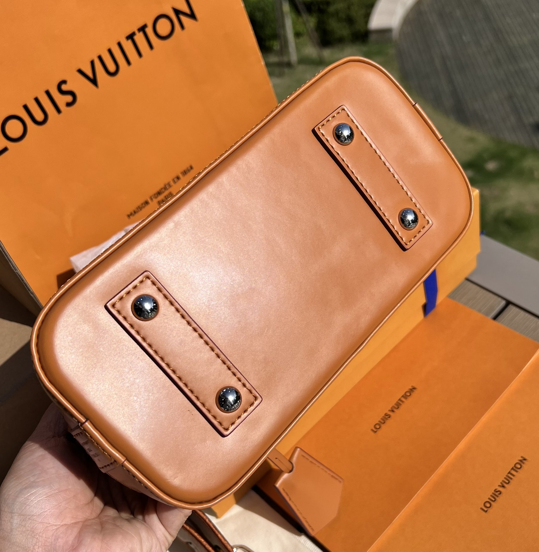 非市场普通货 进口皮料半钢五金 m59217尺寸:23.5×17.5×11.5cmLV海外渠道资源特供贝