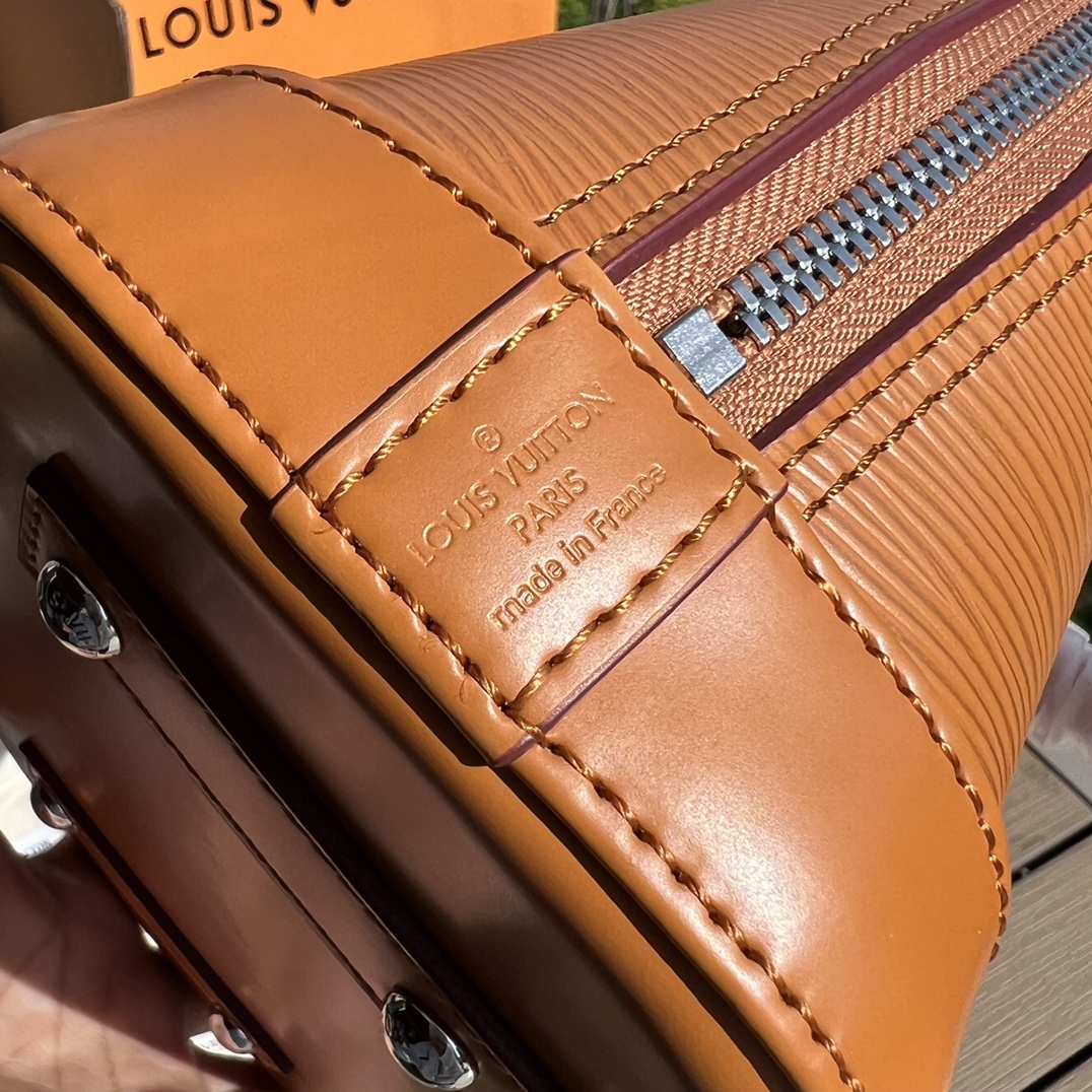 非市场普通货 进口皮料半钢五金 m59217尺寸:23.5×17.5×11.5cmLV海外渠道资源特供贝