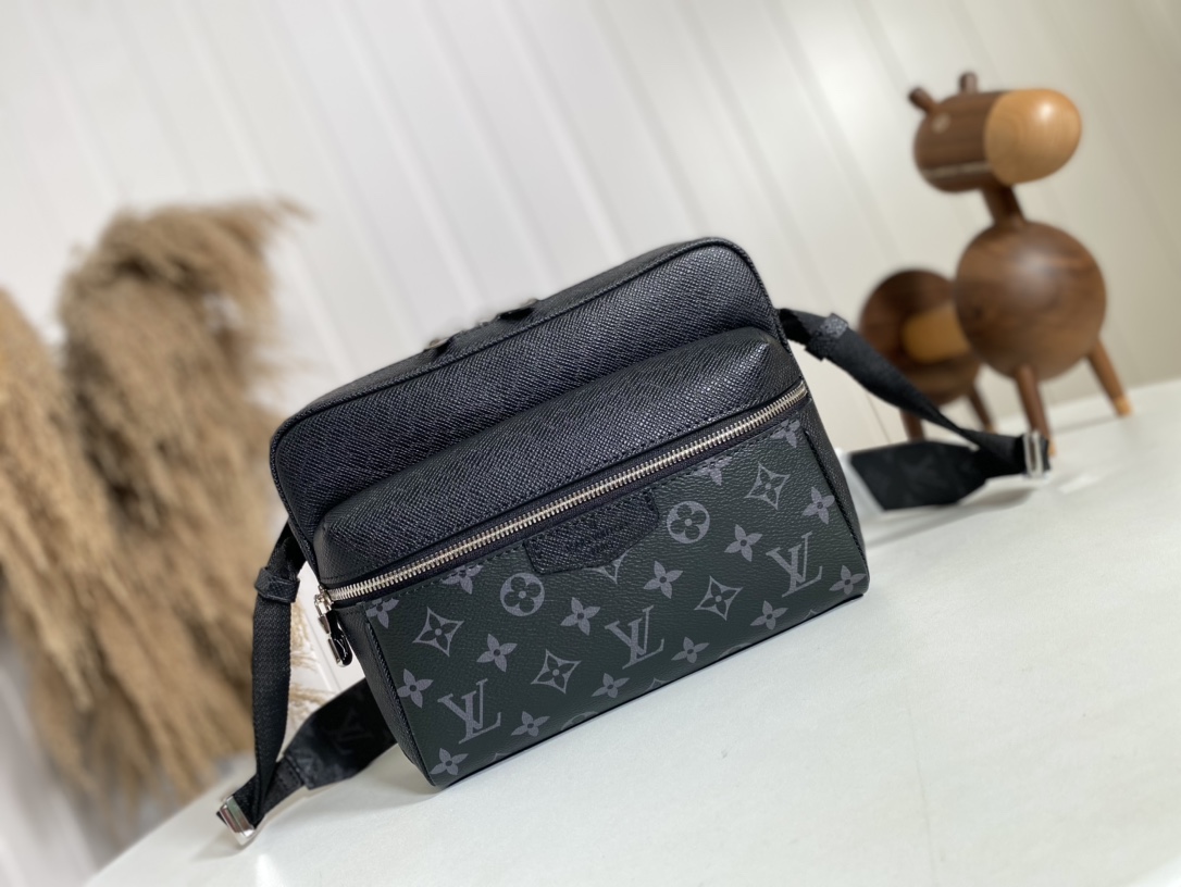 Louis Vuitton LV Outdoor mirror quality
 Messenger Bags Black Blue Monogram Canvas Spring/Summer Collection M30233