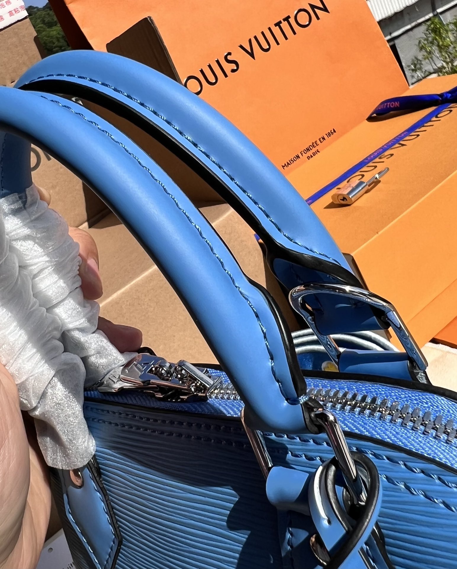 非市场普通货 进口皮料半钢五金 m40302尺寸:23.5×17.5×11.5cmLV海外渠道资源特供贝