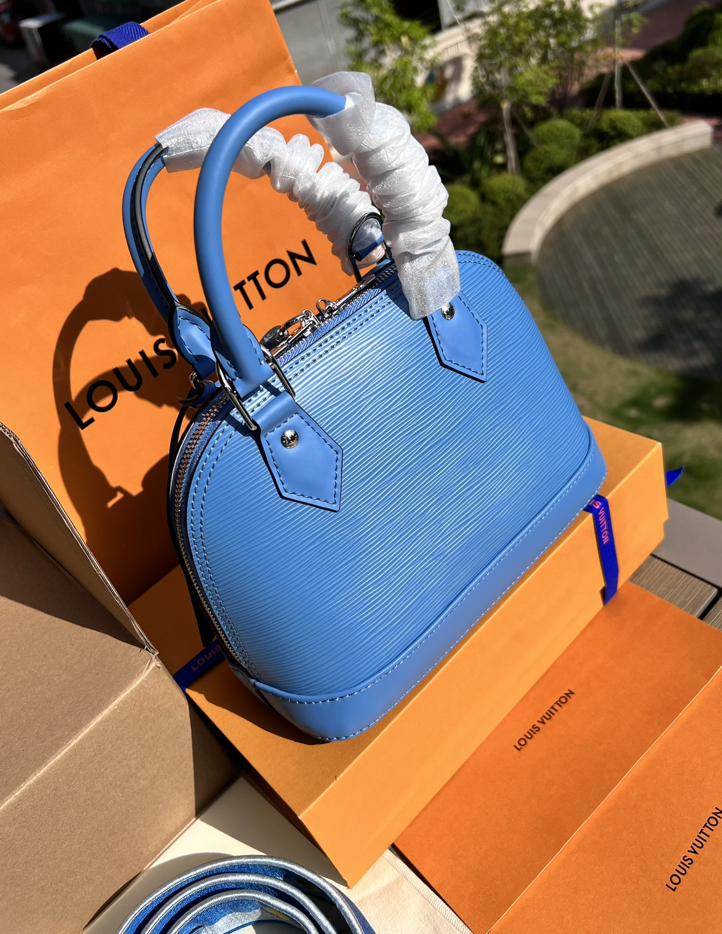 非市场普通货 进口皮料半钢五金 m40302尺寸:23.5×17.5×11.5cmLV海外渠道资源特供贝