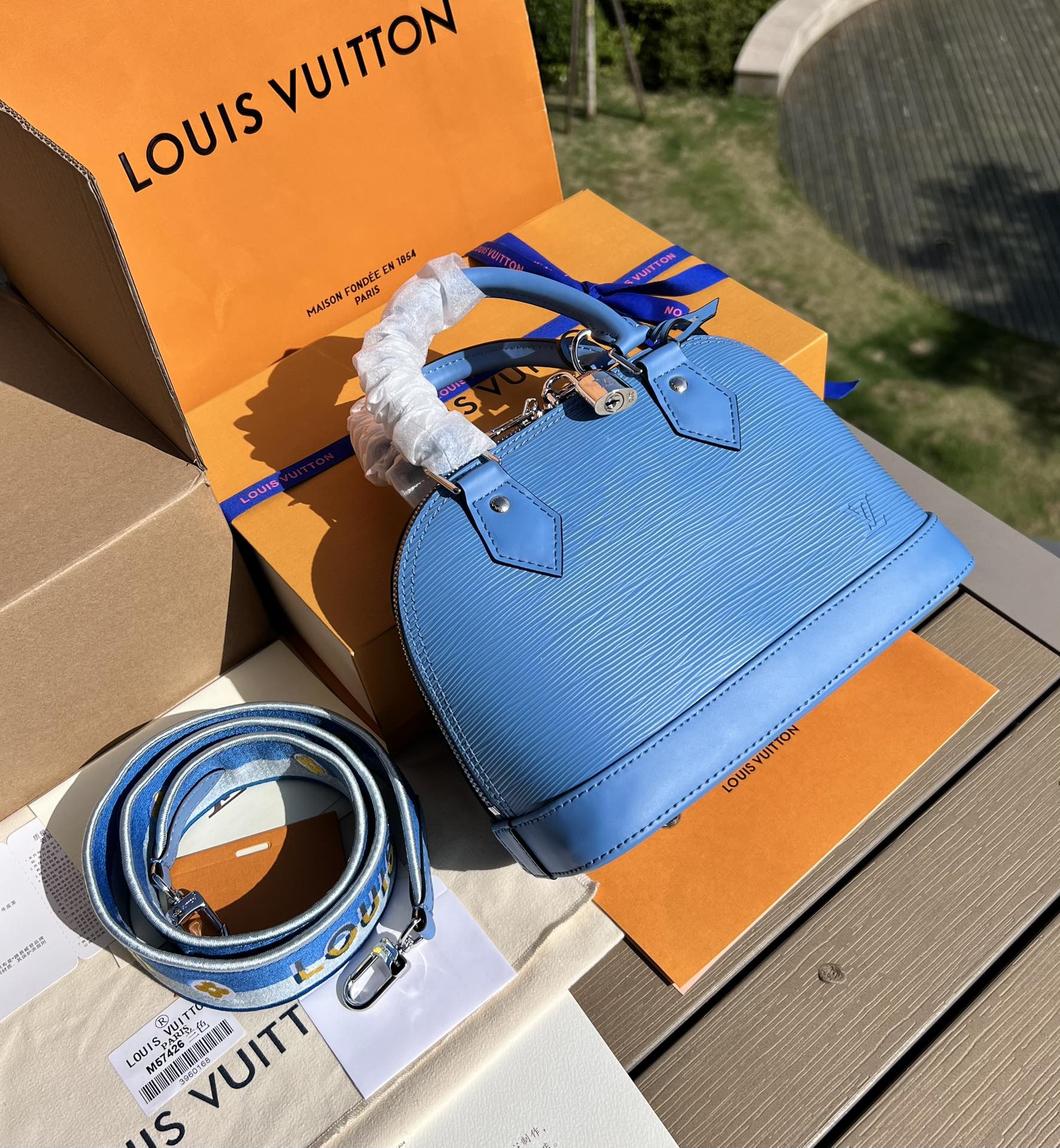 非市场普通货 进口皮料半钢五金 m40302尺寸:23.5×17.5×11.5cmLV海外渠道资源特供贝