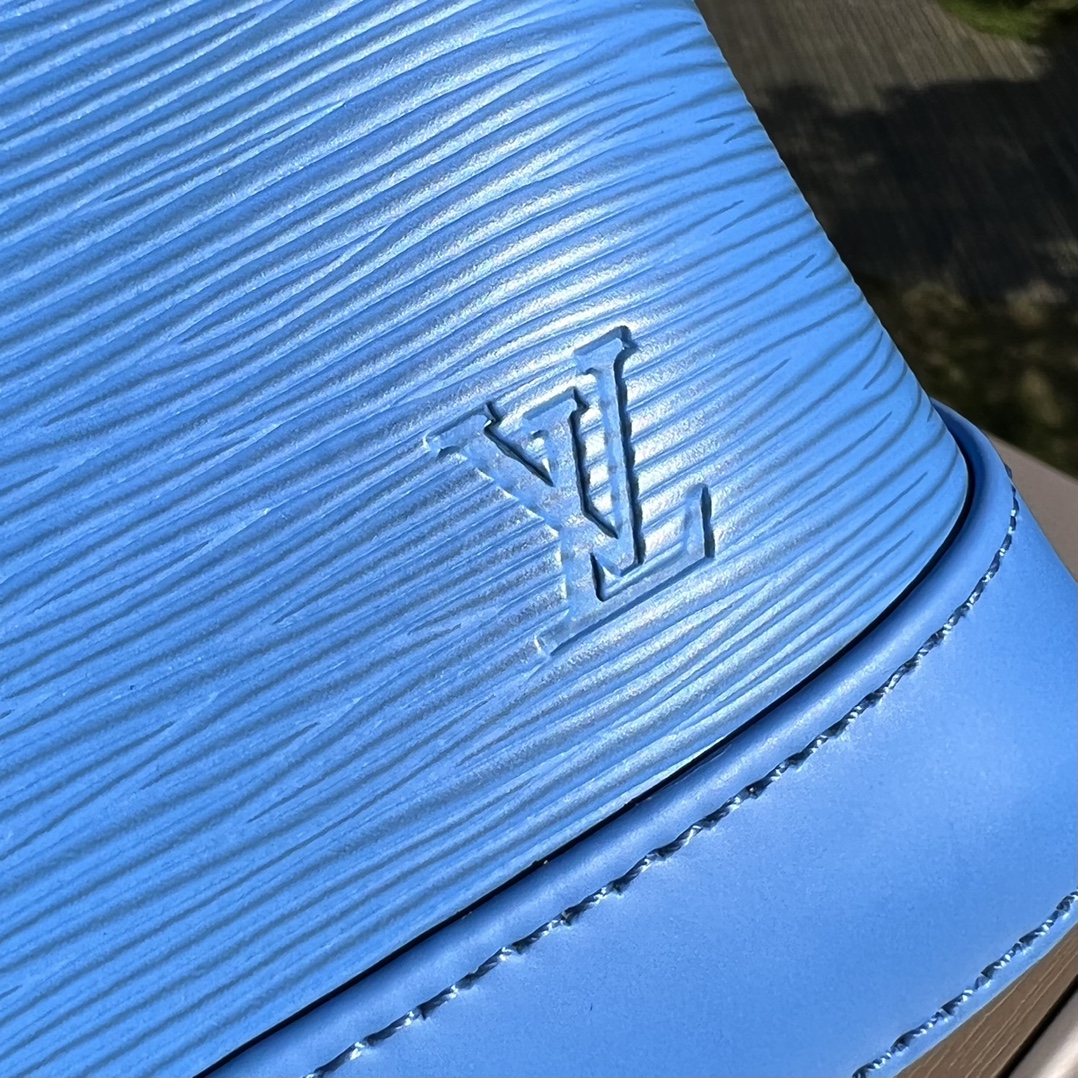 非市场普通货 进口皮料半钢五金 m40302尺寸:23.5×17.5×11.5cmLV海外渠道资源特供贝