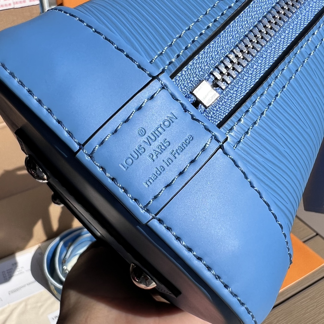 非市场普通货 进口皮料半钢五金 m40302尺寸:23.5×17.5×11.5cmLV海外渠道资源特供贝