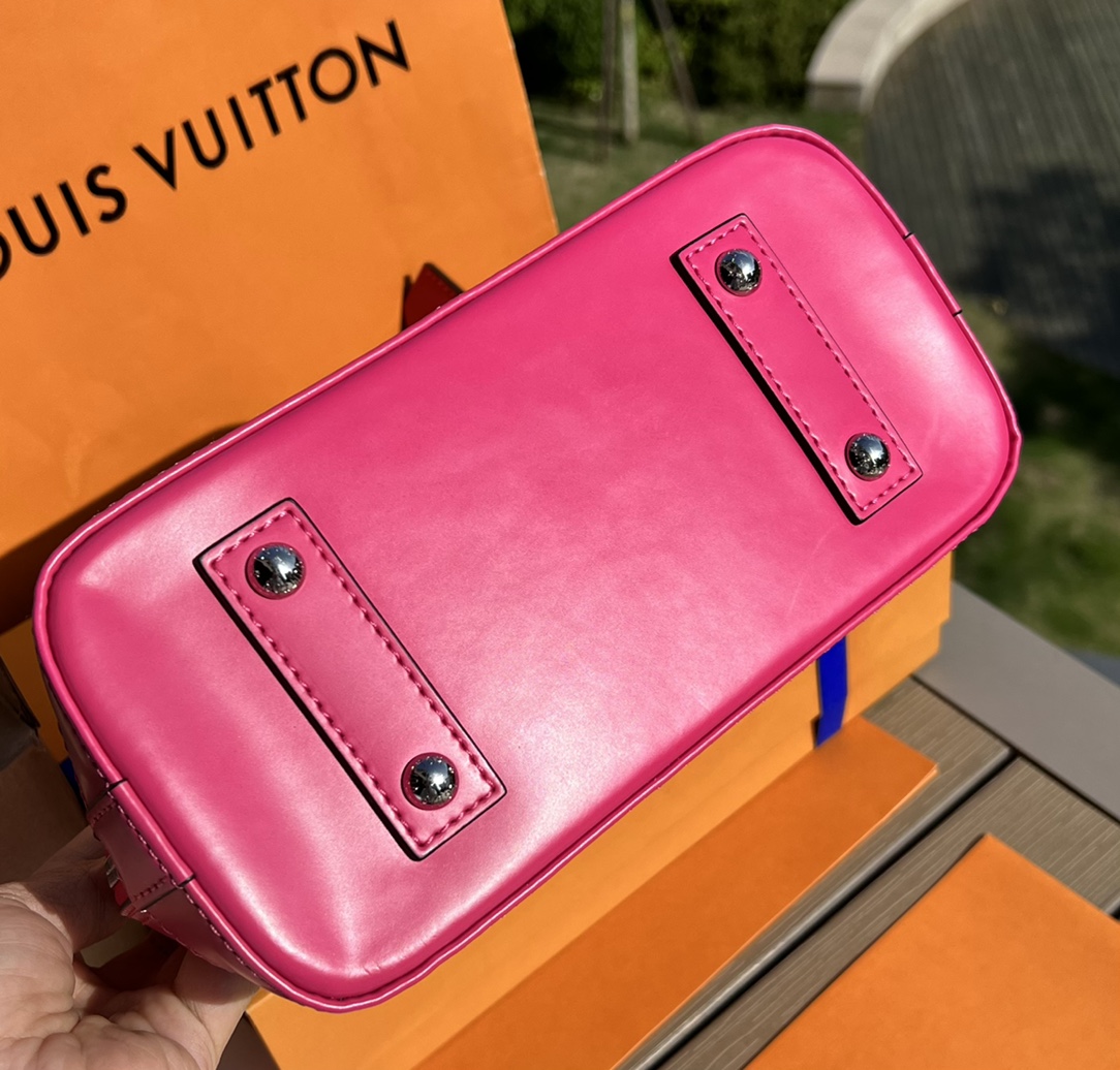 非市场普通货 进口皮料半钢五金 m59271尺寸:23.5×17.5×11.5cmLV海外渠道资源特供贝