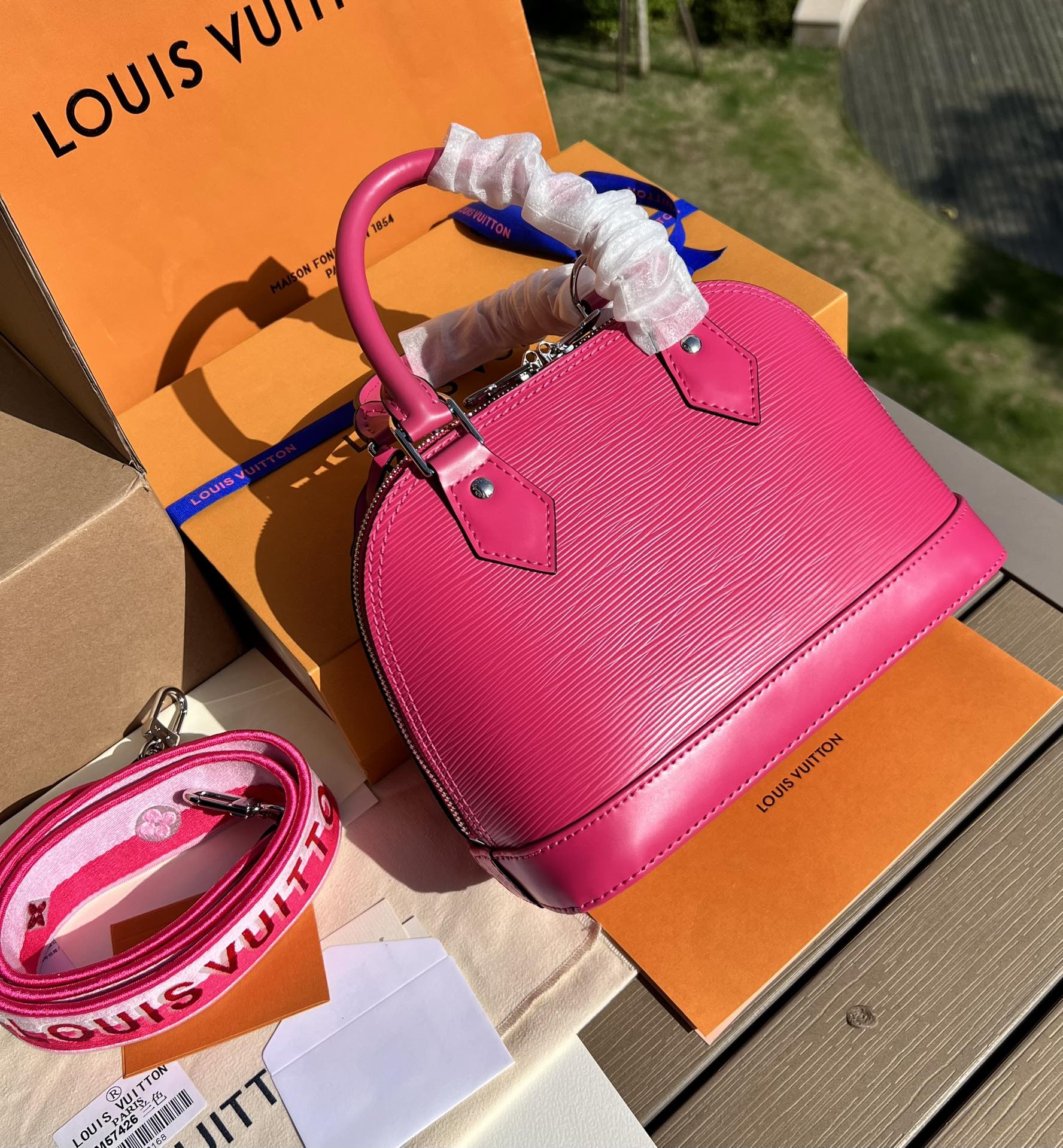 非市场普通货 进口皮料半钢五金 m59271尺寸:23.5×17.5×11.5cmLV海外渠道资源特供贝