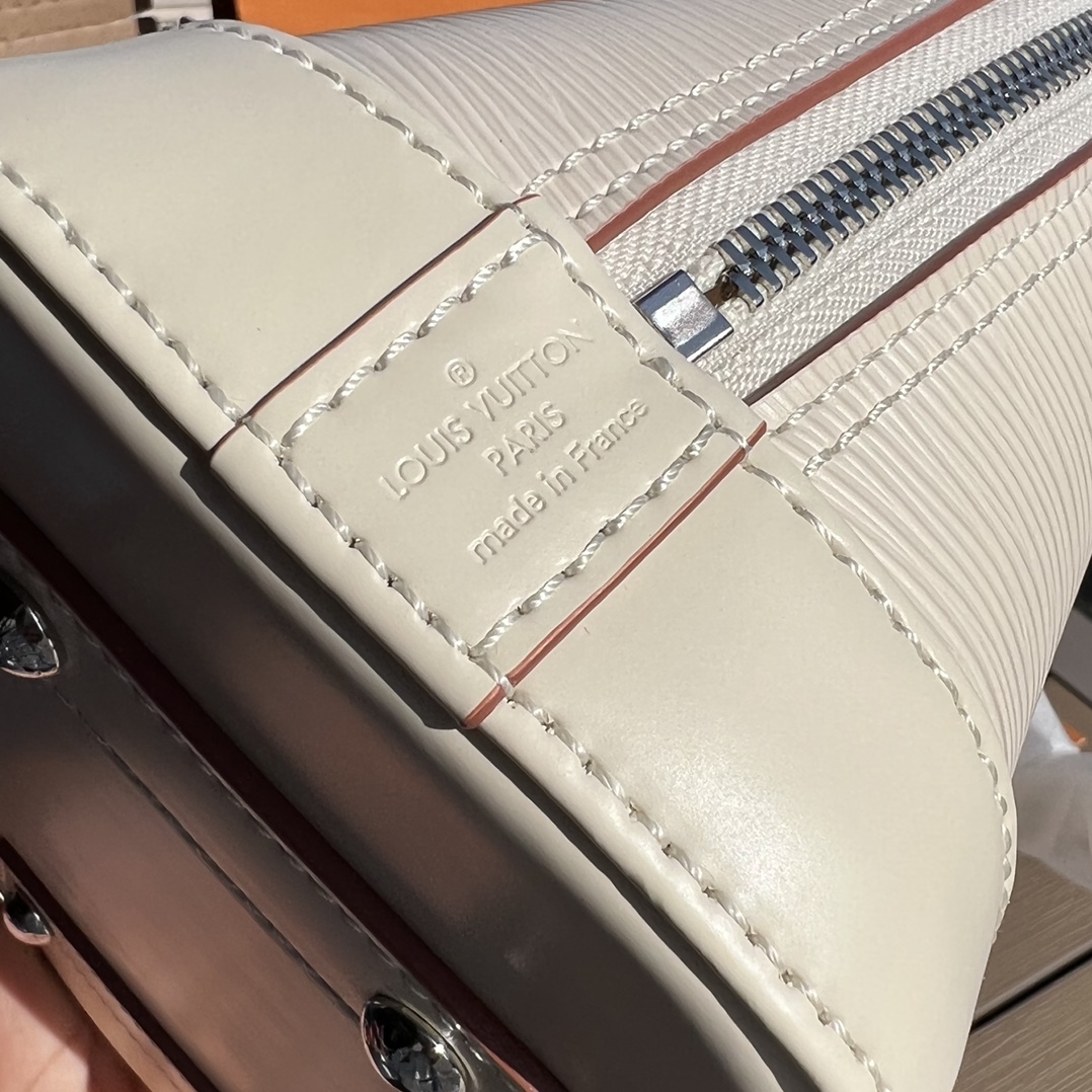 非市场普通货 进口皮料半钢五金 m59271尺寸:23.5×17.5×11.5cmLV海外渠道资源特供贝