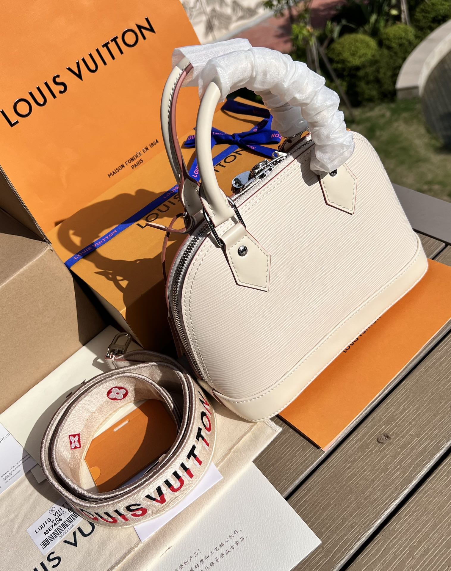 非市场普通货 进口皮料半钢五金 m59271尺寸:23.5×17.5×11.5cmLV海外渠道资源特供贝