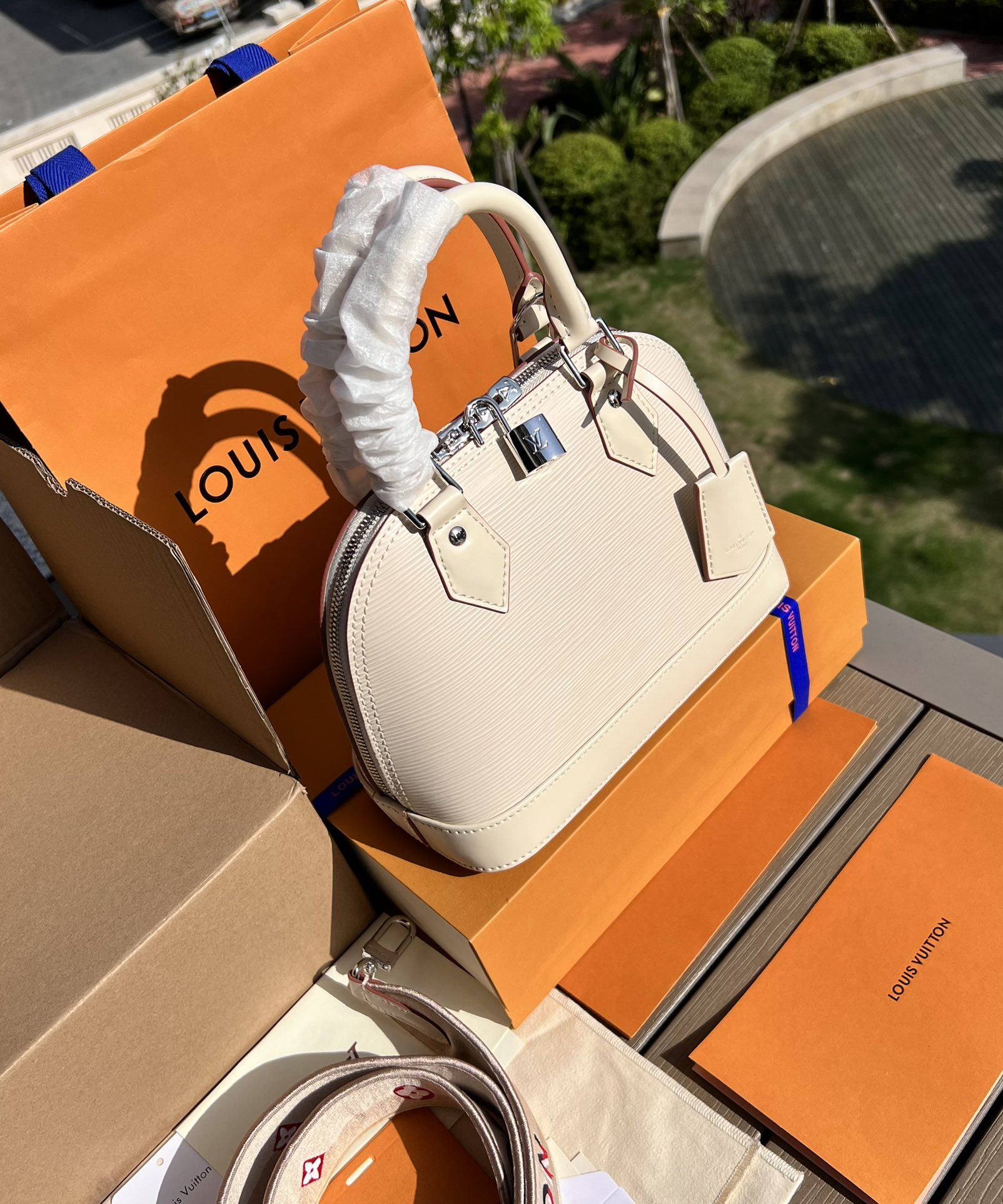 非市场普通货 进口皮料半钢五金 m59271尺寸:23.5×17.5×11.5cmLV海外渠道资源特供贝