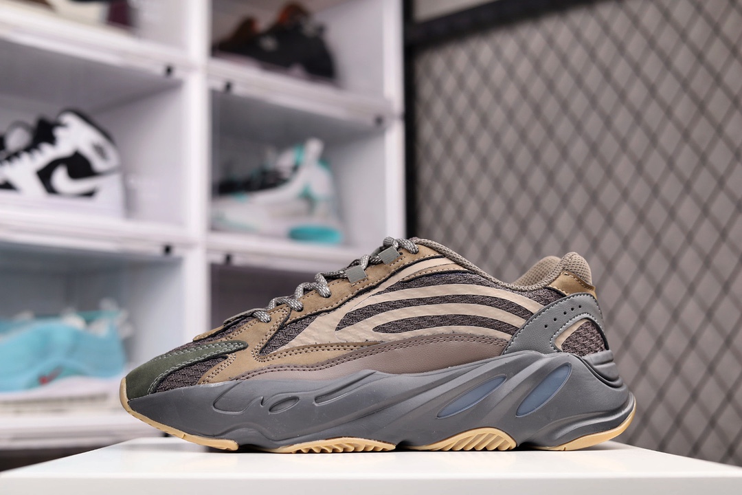 GT纯原 I0 纯原版本 YEEZY BOOST 700 V2 “Geode” 晶洞宝藏原厂3D档案数据 原厂纸板 原厂楦头全部原厂数据材料 所有细节与正品对位一致组装工艺精湛 质感细腻