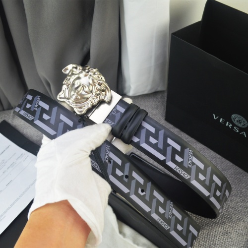 Versace Barocco Print Saffiano Leather Belt with 3D Medusa Buckle 1 Versace Barocco Print Saffiano Leather Belt with 3D Medusa Buckle