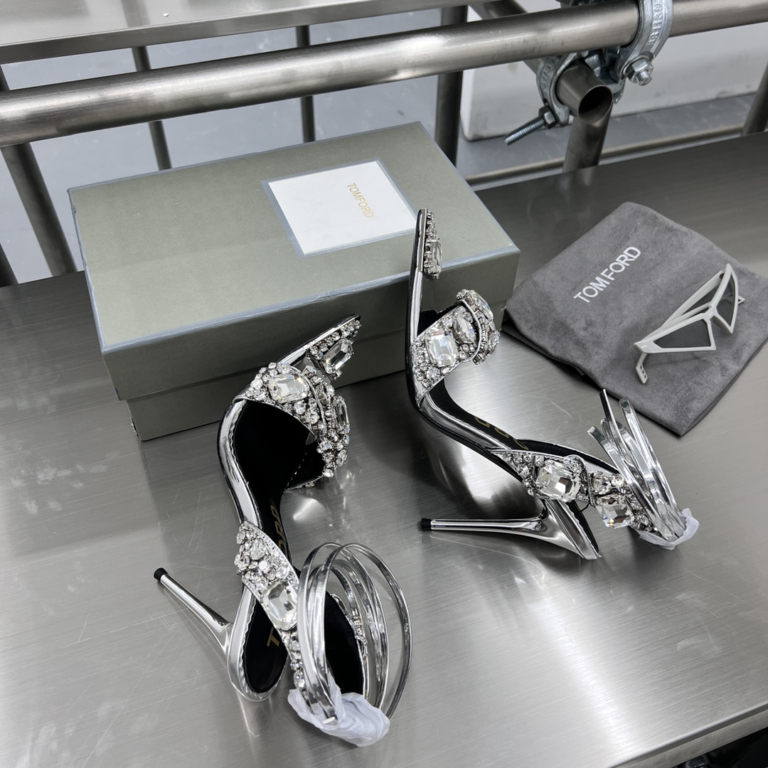 High-End Gold High-Heel Sandals with Crystal Decorations and Custom Paint - 图片 5
