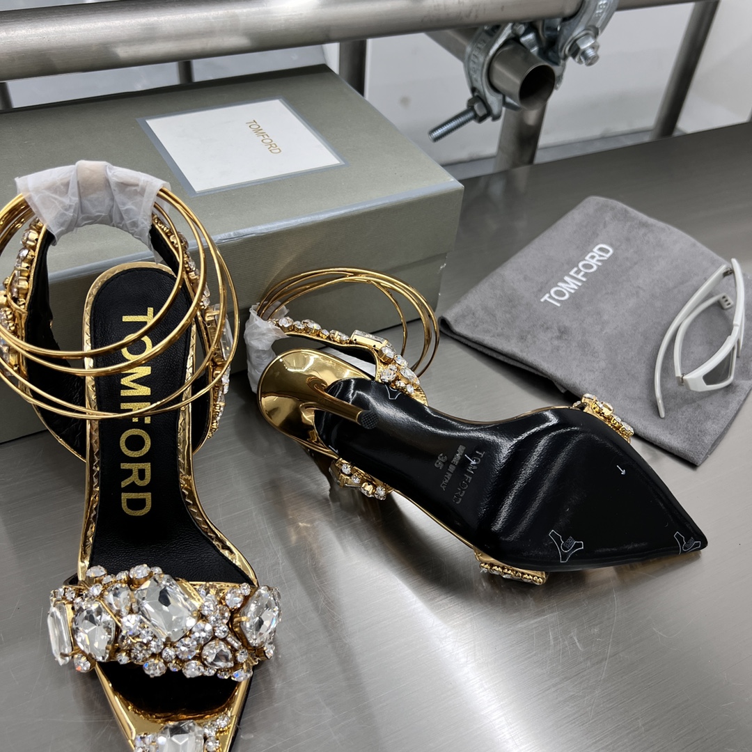 High-End Gold Sandals with Crystal Decorations and Hand-Cut Details - 图片 8