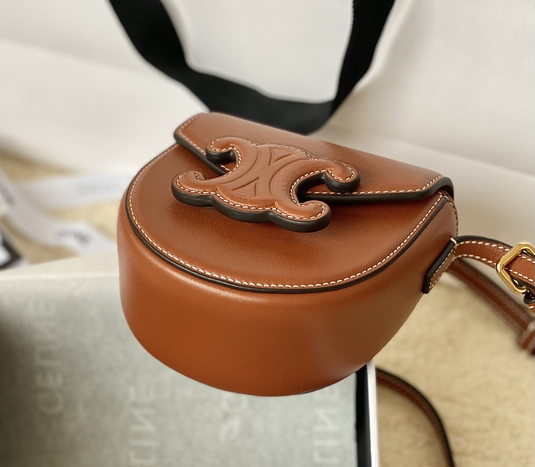 CELINE赛琳顶级小牛皮最新款迷你马鞍包10J303