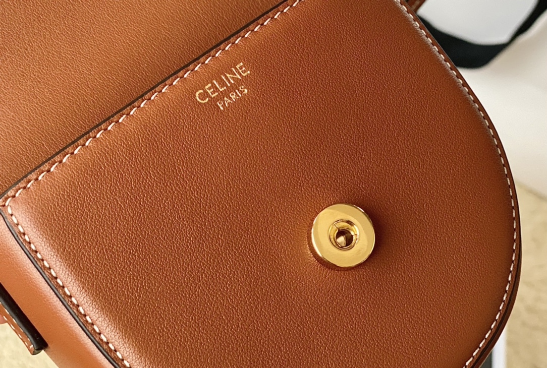 CELINE赛琳顶级小牛皮最新款迷你马鞍包10J303