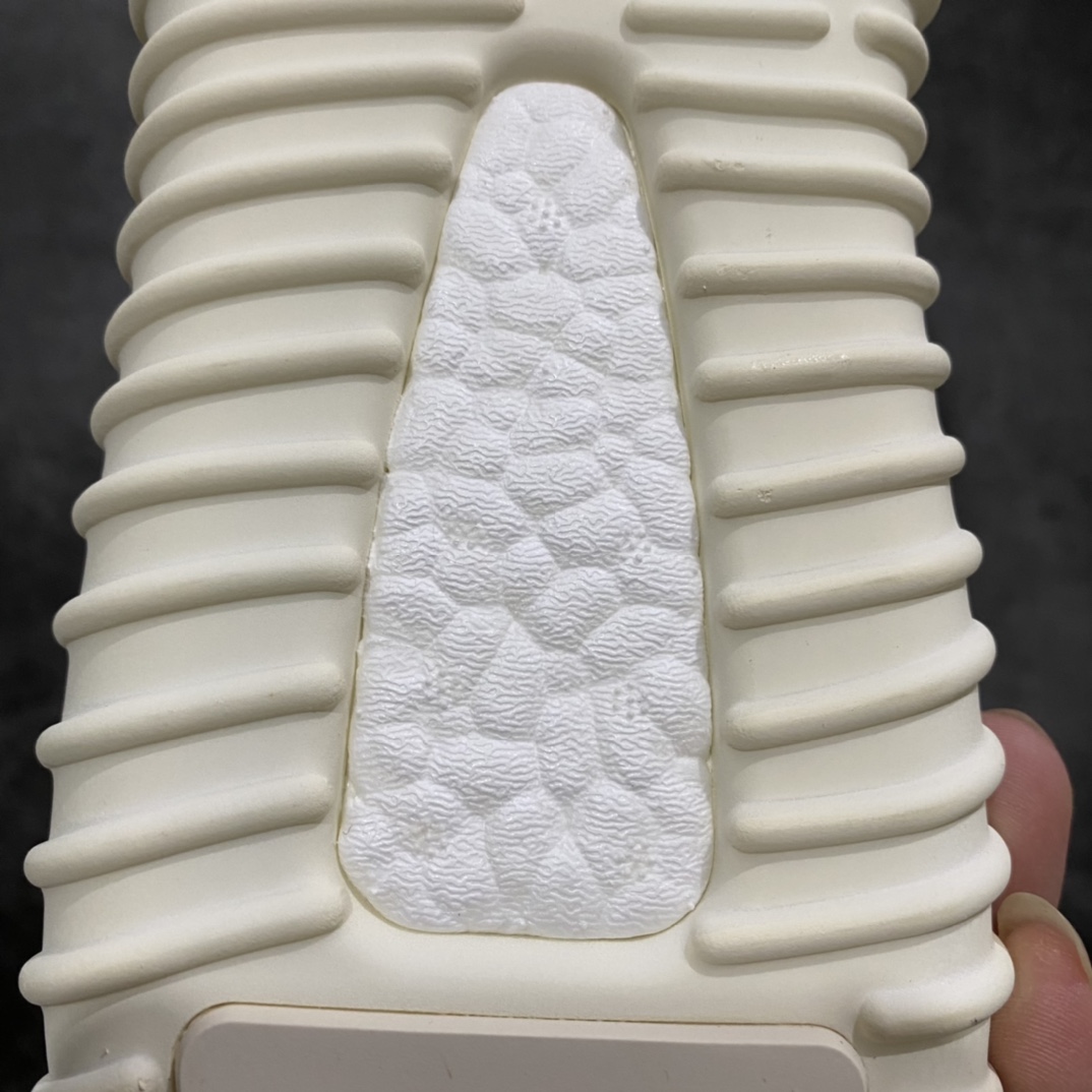 图片[9]-H12版本2022版Yeezy350初代 \”Turtle Dove\” 灰白 AQ4832 原厂再生高弹纱 艺超原厂鞋带 原厂Cost高斯环保线 百宏原厂后拉织带环 德国进口巴斯夫大底 原档案底模数据 区别市面一切版本 均不是一个档次 辰元原厂针织代工 细节还原度极高 大几率过验 尺码 36 36.5 37 38 38.5 39 40 40.5 41 42 42.5 43 44 44.5 45 46 47 48-选品中心