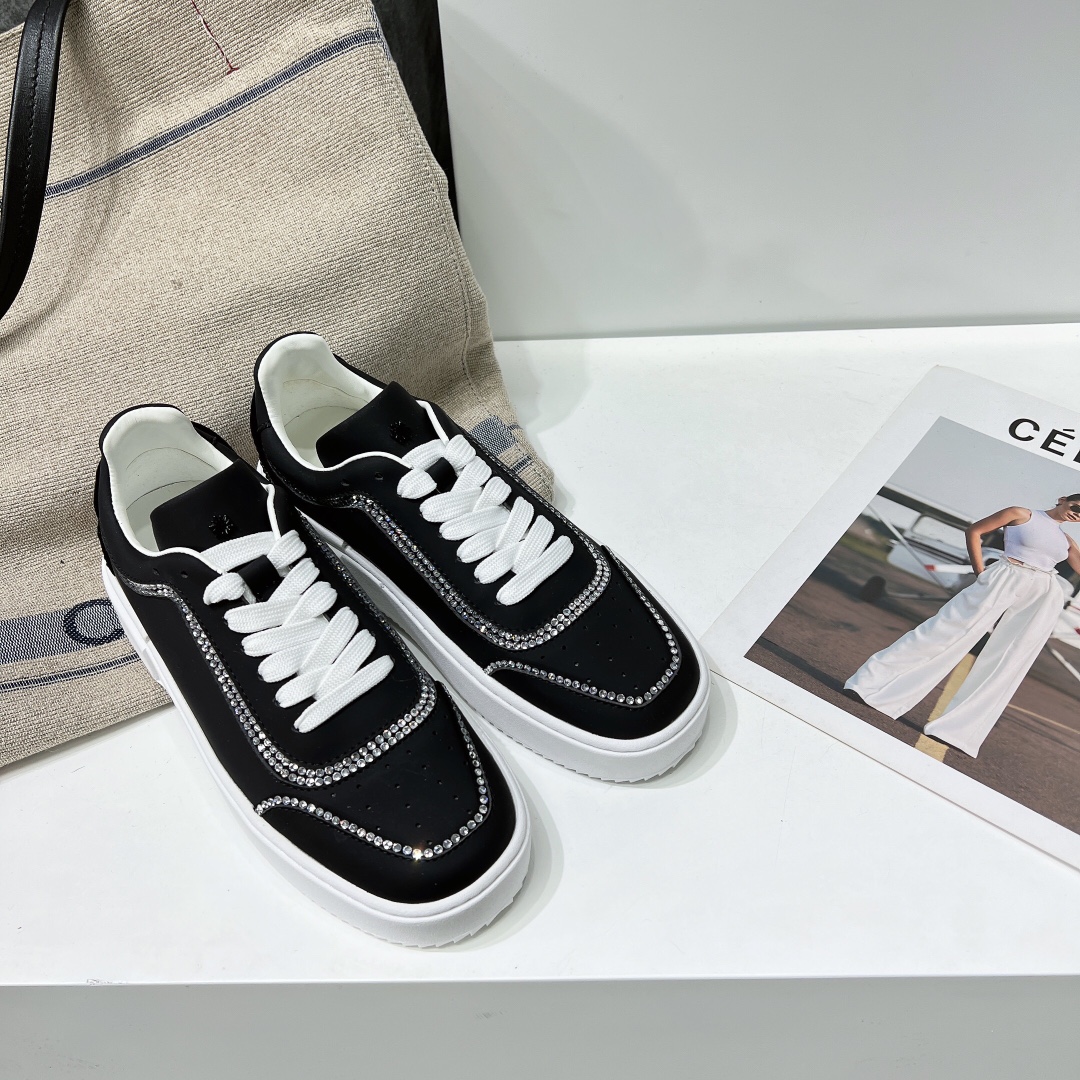 Stuart Weitzman 2022 Spring and Summer Shoes: High-Quality, Fashionable, and Tailor-Made for Asian Women