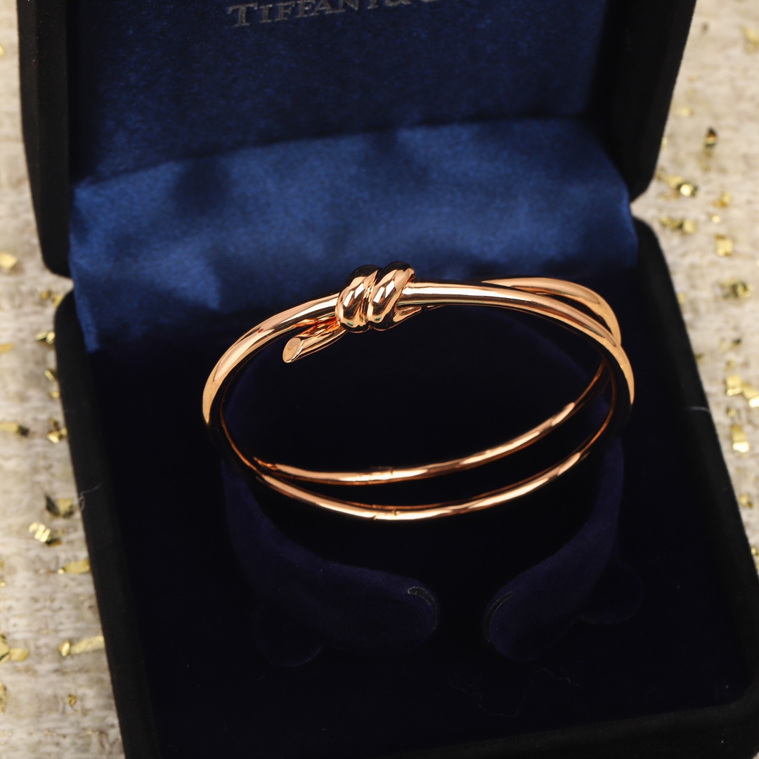 [Tiffany & Co. Jewelry]
