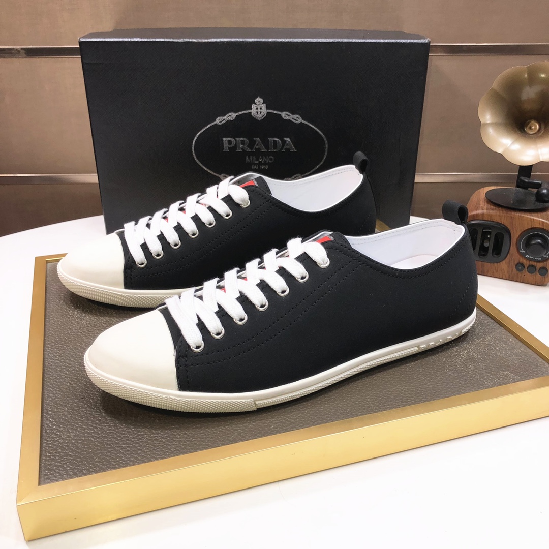 I5 普拉达🔝男鞋高端品牌：官网1：1最新力作：鞋面采用意大利进口头层牛皮🇻🇺➕羊皮内里制作 ，让行走更加便捷舒适，惊世之作 打造时尚个性衬托你的与众不同潮男必备!经典 3色可选数码:38-4545定做不退换