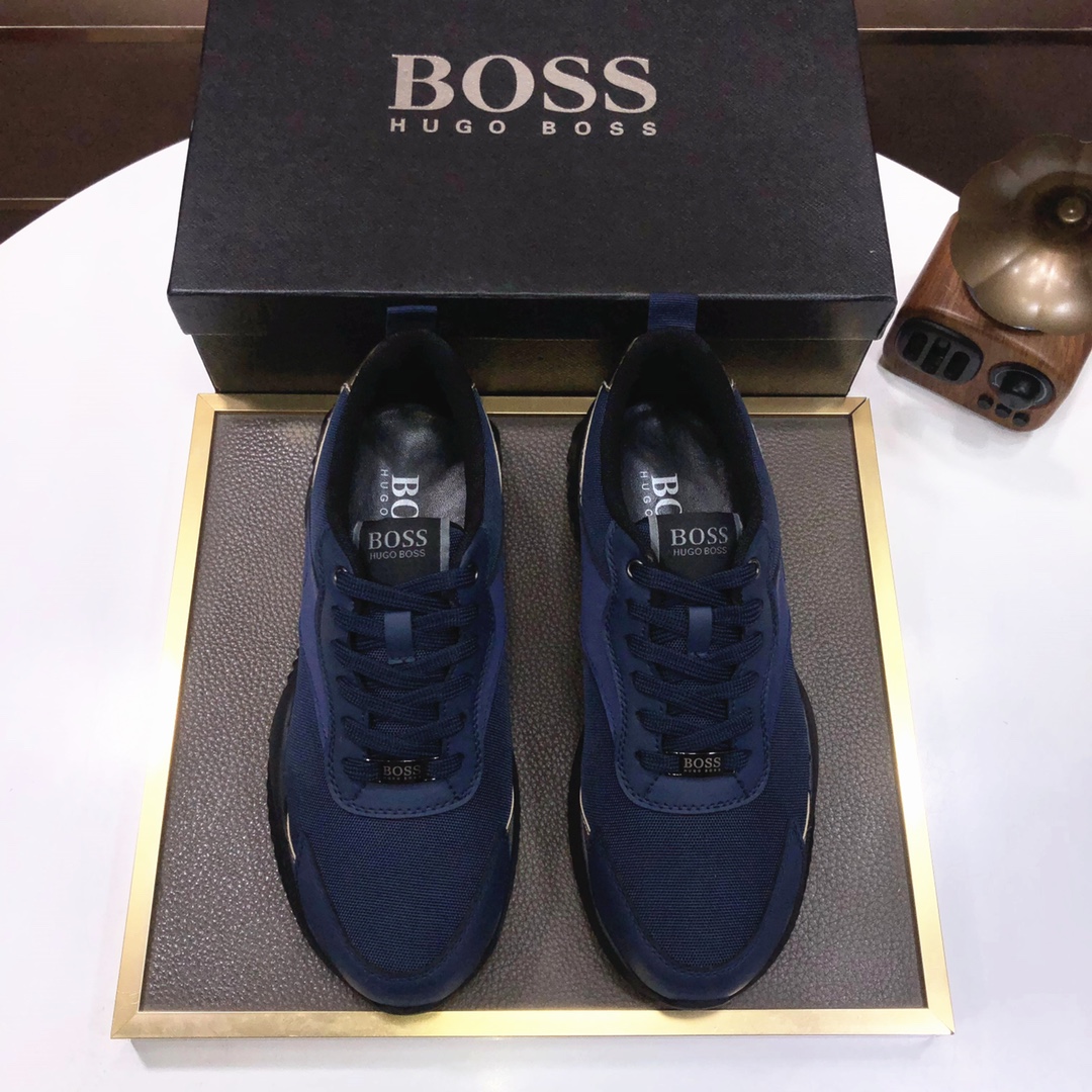 I0 BOSS最新休闲男鞋，欢迎1:1对比，爆单款BOSS香港专柜休闲鞋，专柜品质，验货，优质做工，鞋面采用意大利进口胎牛皮拼接布料进口透气羊皮内里，原版时尚运动大底 ，休闲时尚，高端品质，