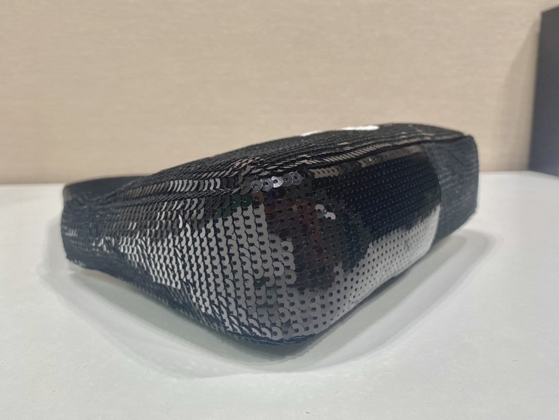 PRADA普拉达刺绣水钻Hobo腋下包1NE515