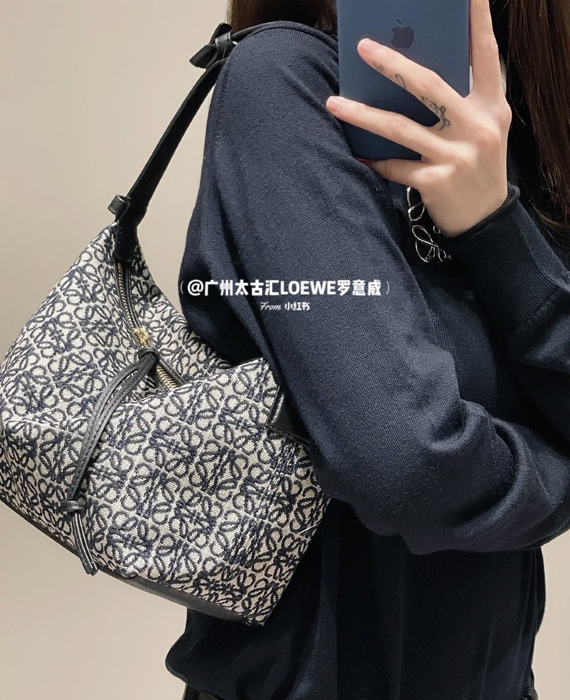 Loewe罗意威 Cubi绣花便当包腋下包 0558大号黑色