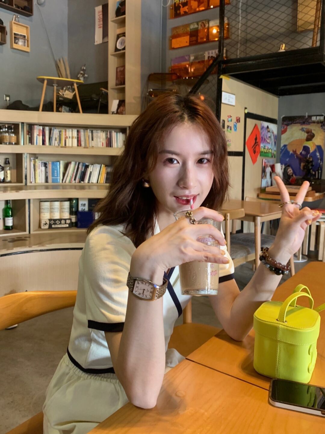 셀린느 미니백 상세 이미지 4