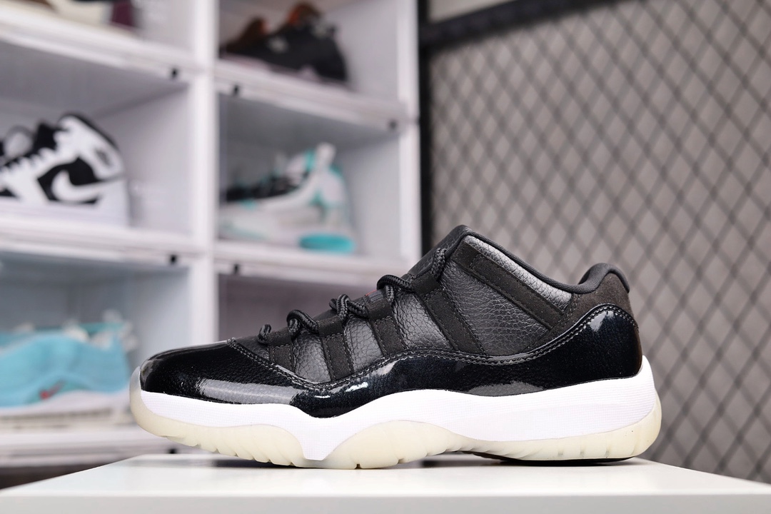 H0  Air Jordan AJ11 Low “72-10” 大魔王低帮 原楦原档案数据开模打造 原厂中底拉帮钢印 原厂漆皮 防冻不开裂 头层皮料 原装鞋撑 水晶大底正确色度色泽 原楦原数据刺绣 原厂车缝走线及对位 毫厘不差 飞人logo采用原数据电脑刺绣 原装正品碳纤维真实碳板 增强抗扭 原内标 原盒标 正确官方原盒 原厂防氧化水晶外底 原厂配套厂全掌solo气垫688YN