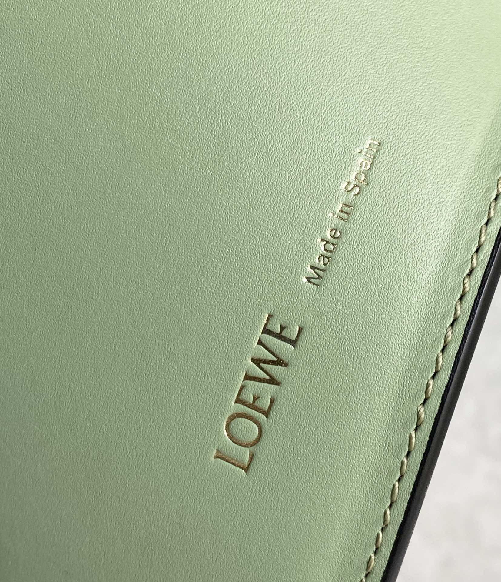 LOEWE罗意威 Moulded Bucket Bag 0677牛油果绿