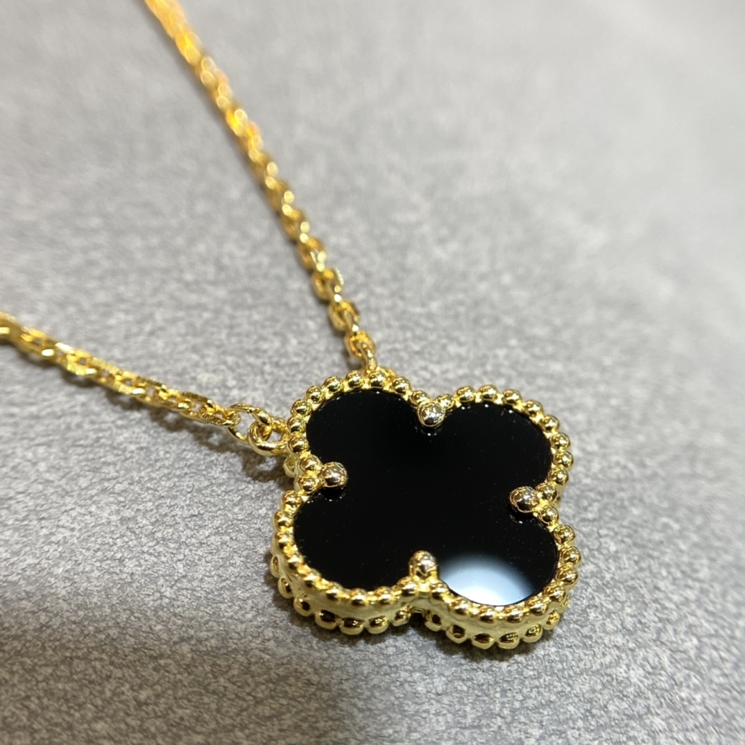 Van Cleef & Arpels vca 四叶草