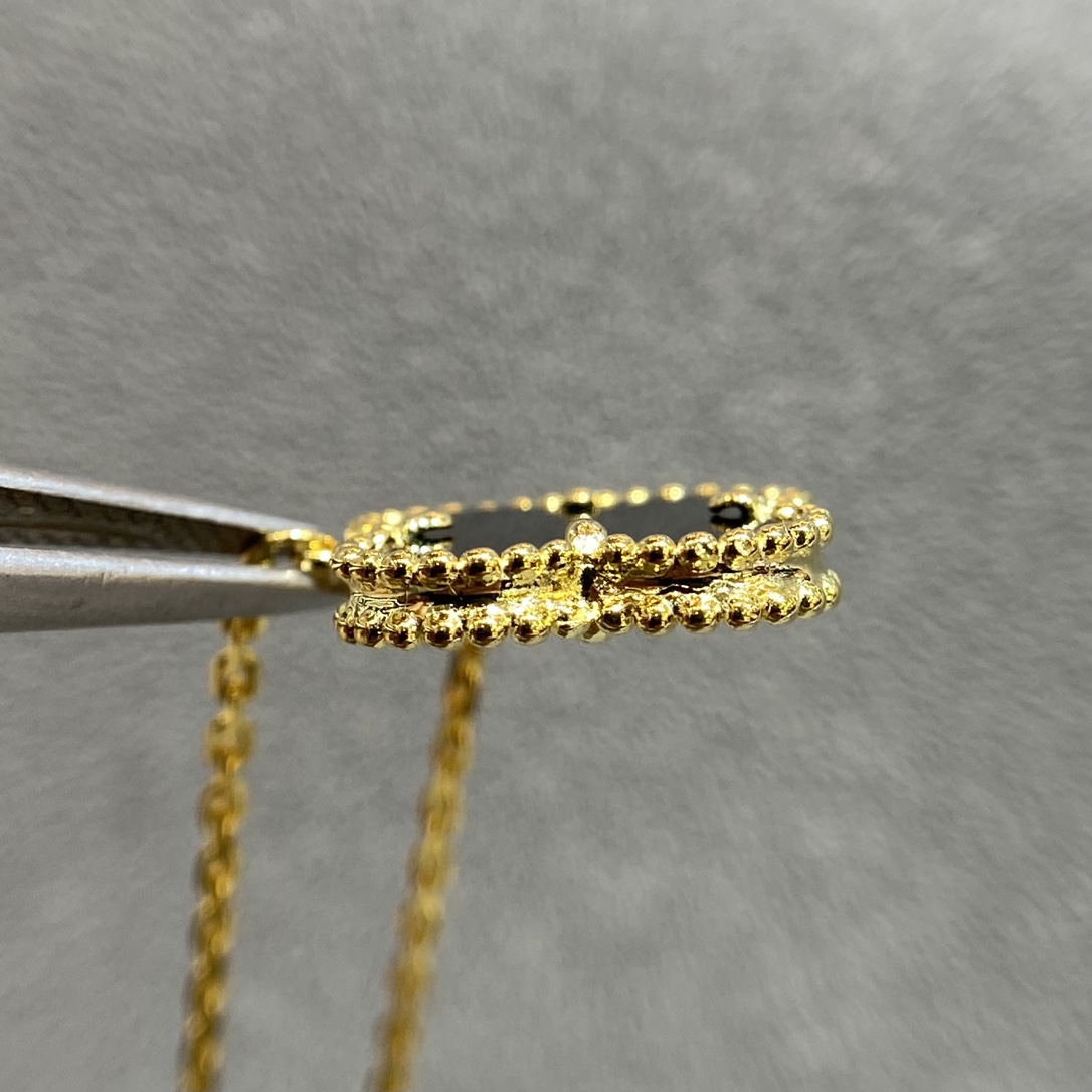 Van Cleef & Arpels vca 四叶草