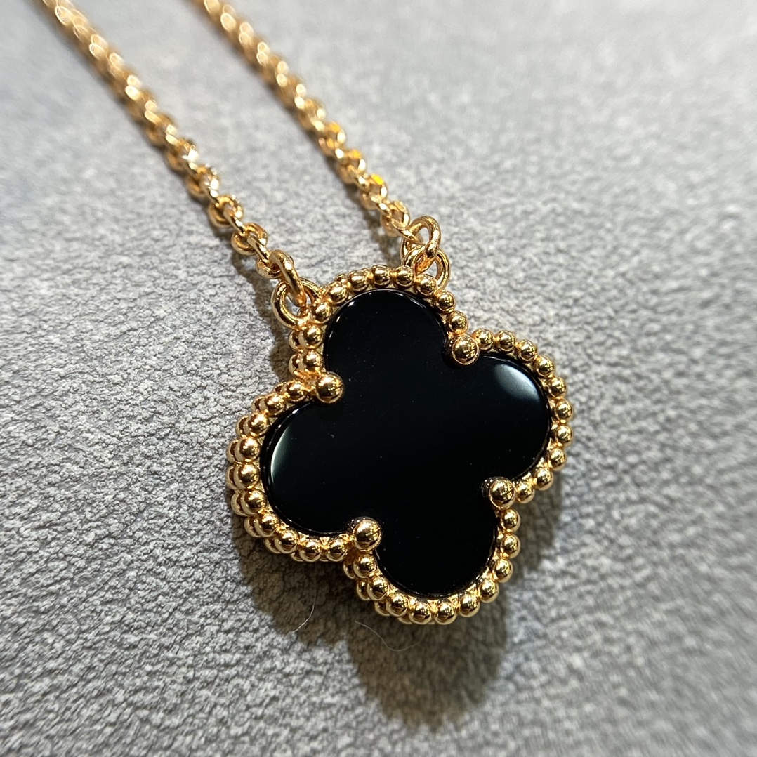 Van Cleef & Arpels vca 四叶草
