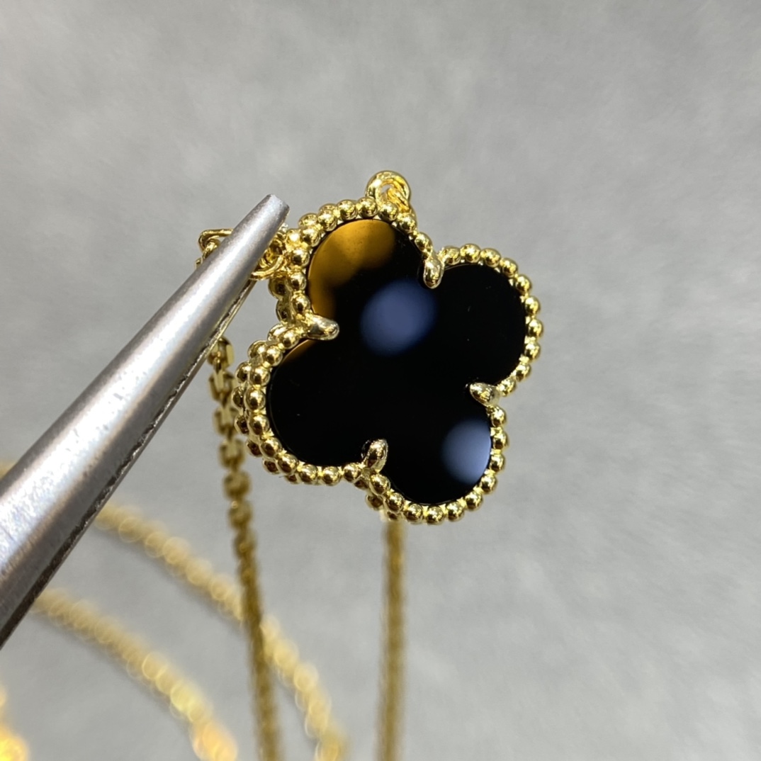 Van Cleef & Arpels vca 四叶草