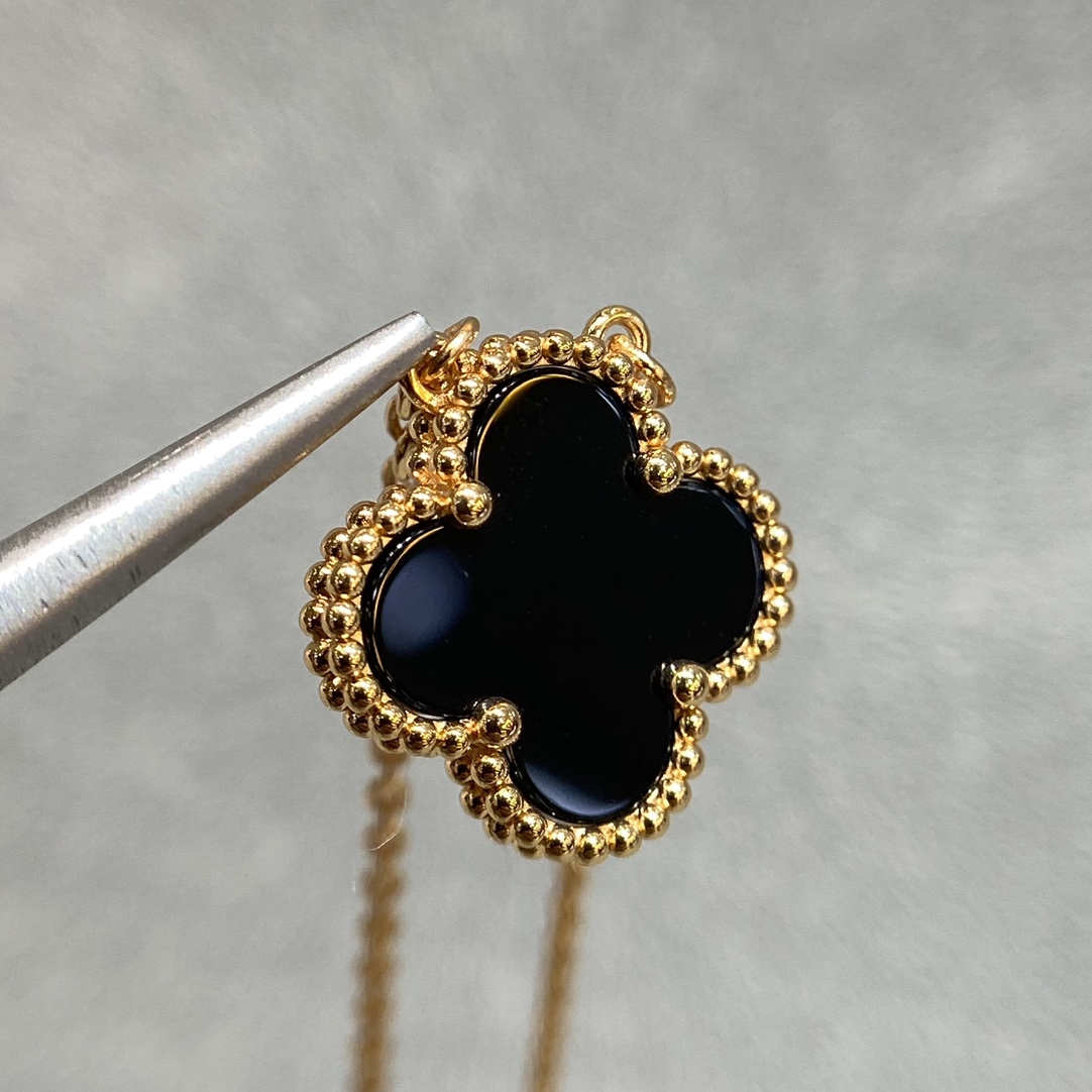 Van Cleef & Arpels vca 四叶草