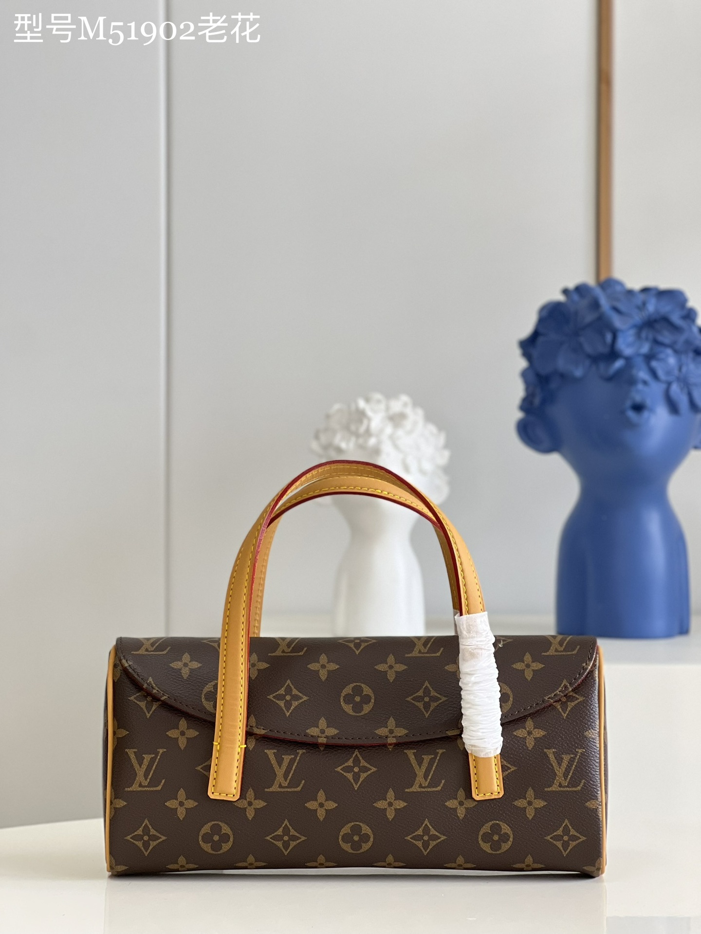 NO:398795,[Exclusive real photo of M51902 old-fashioned] This medieval baguette is made of a magnetic concealed buckle and a red deer leather inner lining, and a small interlayer on the side. Size: 28×14×6cm C., LV [original leather], louis vuitton19860909【独家实拍M51902老花】本款中古法棍手袋 包盖采用了磁暗扣开合配上红色鹿皮绒内里,侧面一个小夹层 尺寸:28×14×6cm C.,LV【原厂皮】,louis vuitton,Bag