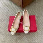 Brand Designer Replica
 Roger Vivier Single Layer Shoes Beige Dark Green Pink White Genuine Leather Spring Collection