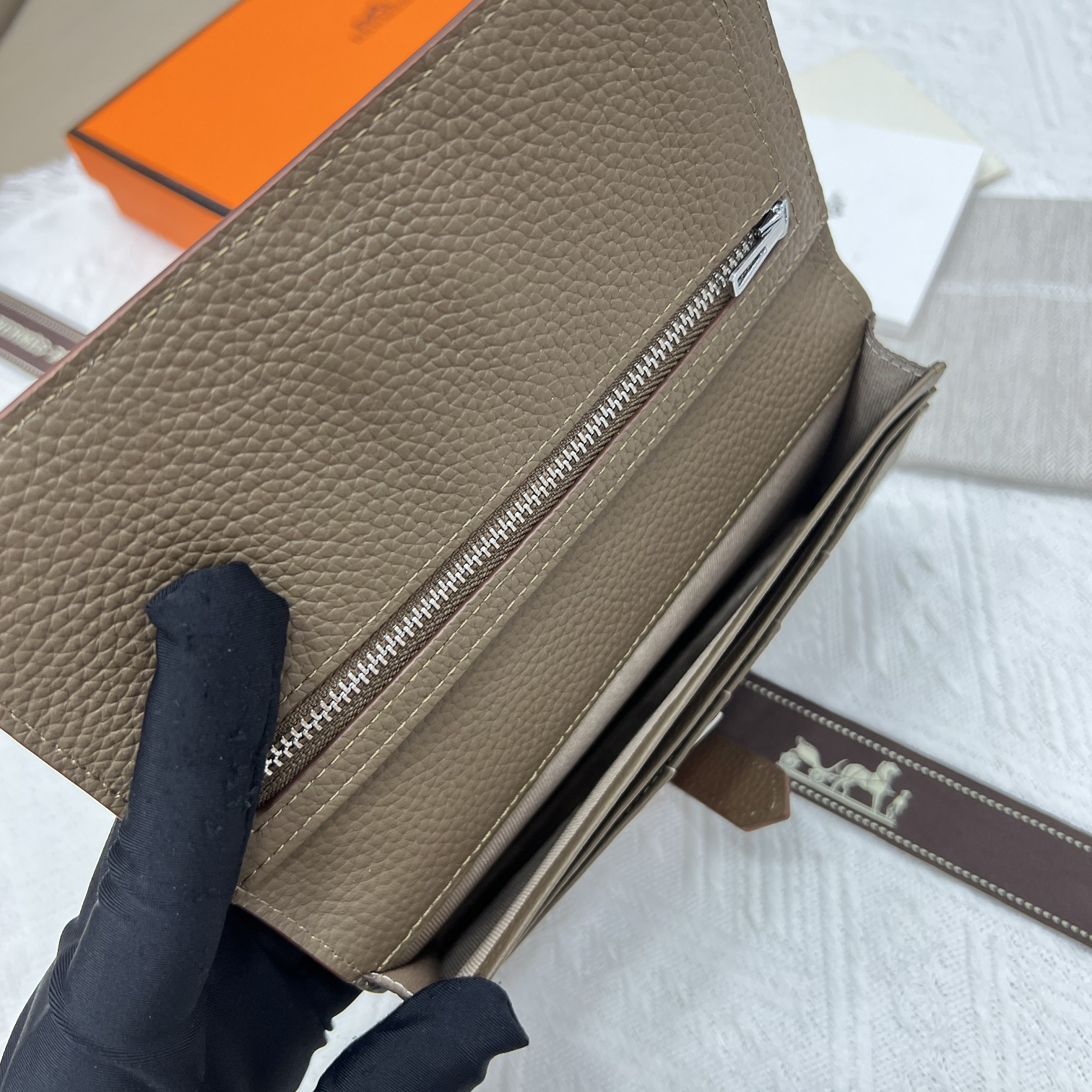 Hermès Togo Leather Vertical Wallet with Interior Zipper Pocket 10 a1653761509528 4030