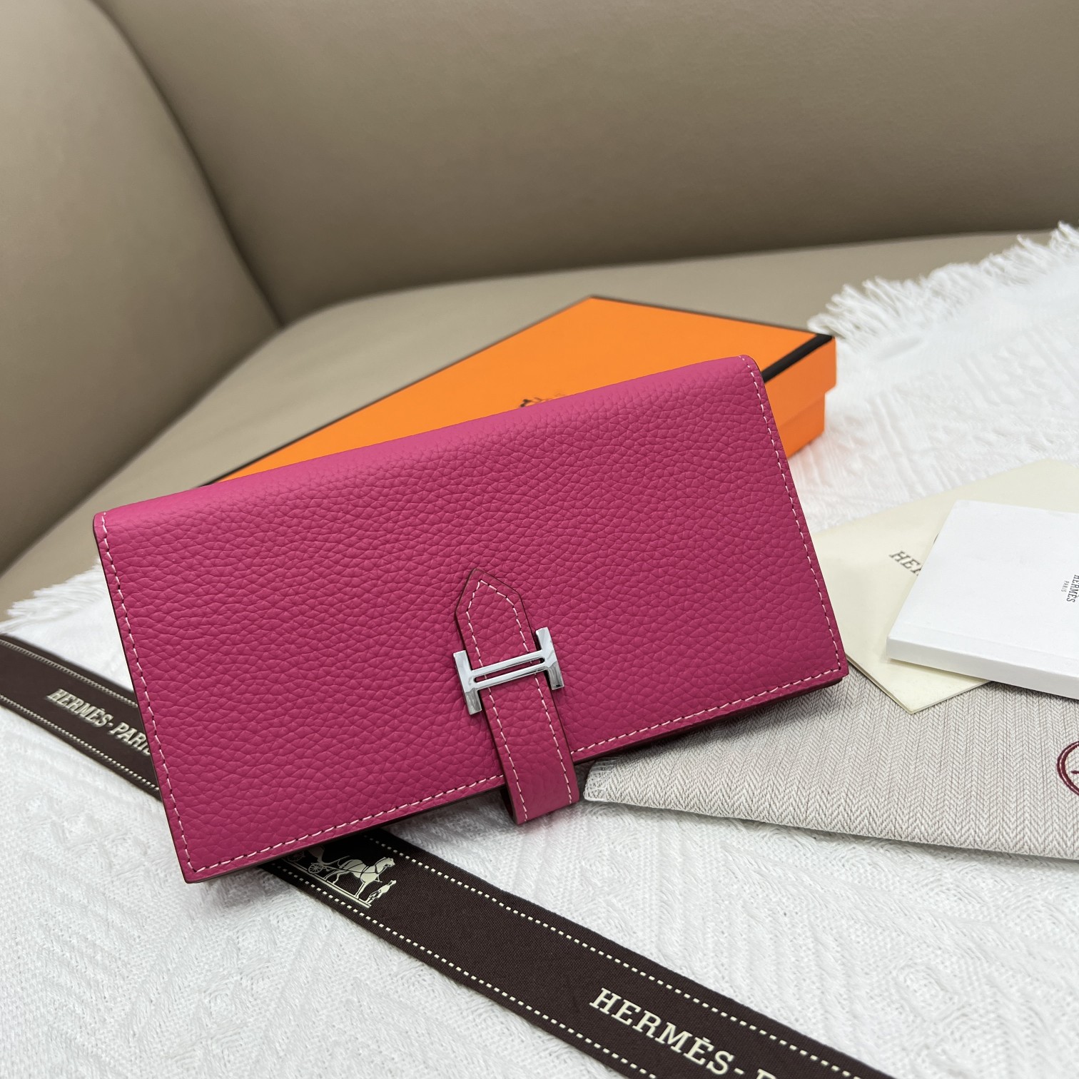 Hermes Women's Vertical Wallet Togo Leather with Internal Zipper Pocket 2 a1653761638213 7356