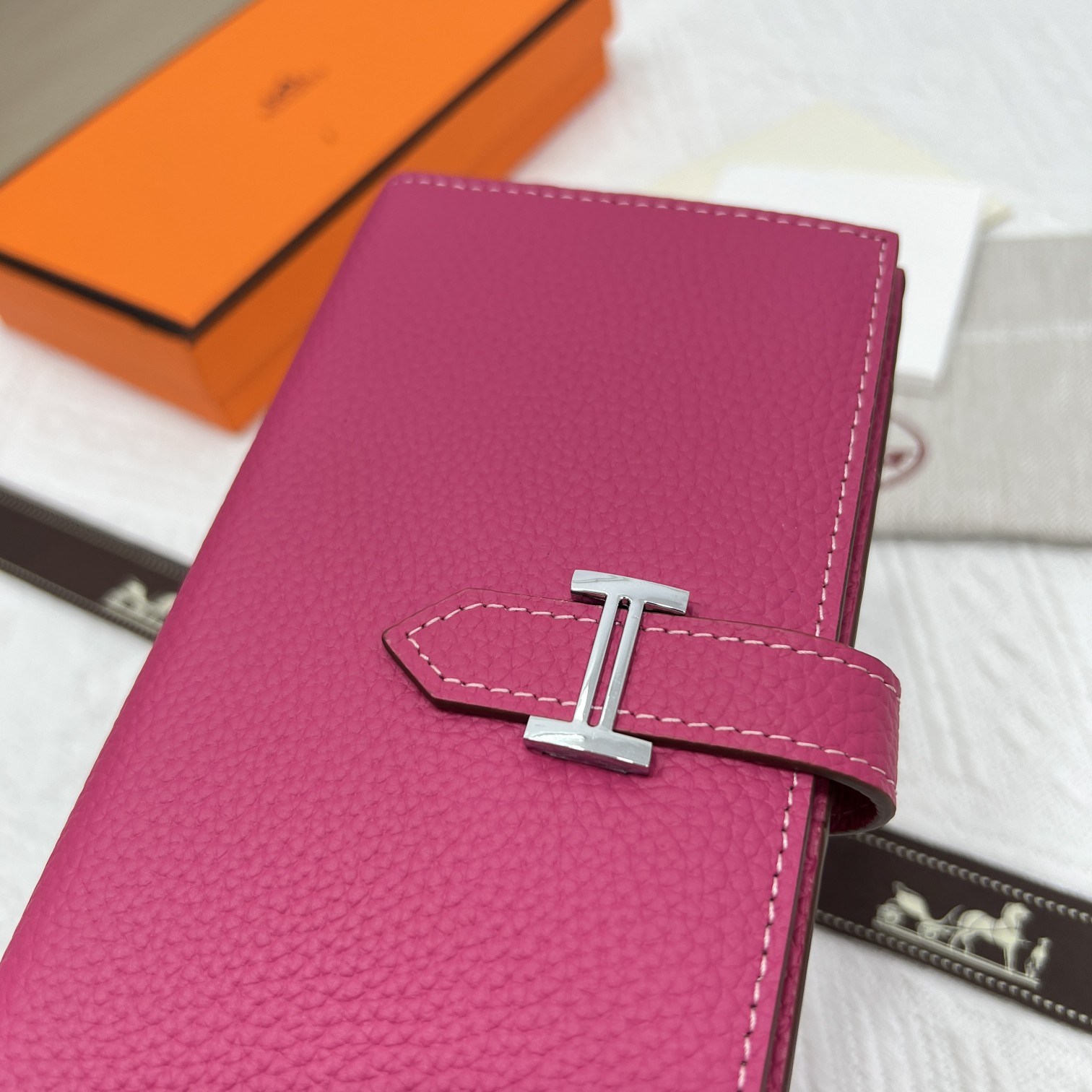 Hermes Women's Vertical Wallet Togo Leather with Internal Zipper Pocket 6 a1653761639135 8718