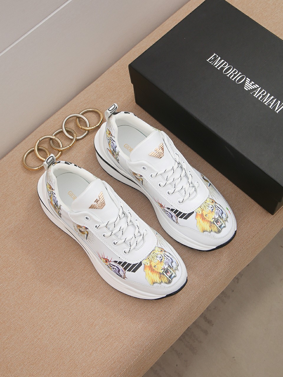 I5 阿玛尼 最潮款、原版鞋面，休闲鞋鞋让行走更加便捷舒适、运动男鞋休闲款，与官方质量相比完美的1：1复刻[色]均采用原版。打造时尚个性衬托你的与众不同😎