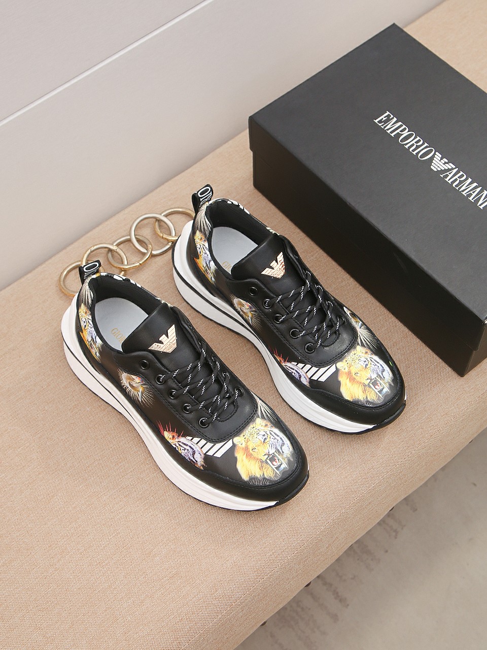 I5 阿玛尼 最潮款、原版鞋面，休闲鞋鞋让行走更加便捷舒适、运动男鞋休闲款，与官方质量相比完美的1：1复刻[色]均采用原版。打造时尚个性衬托你的与众不同😎